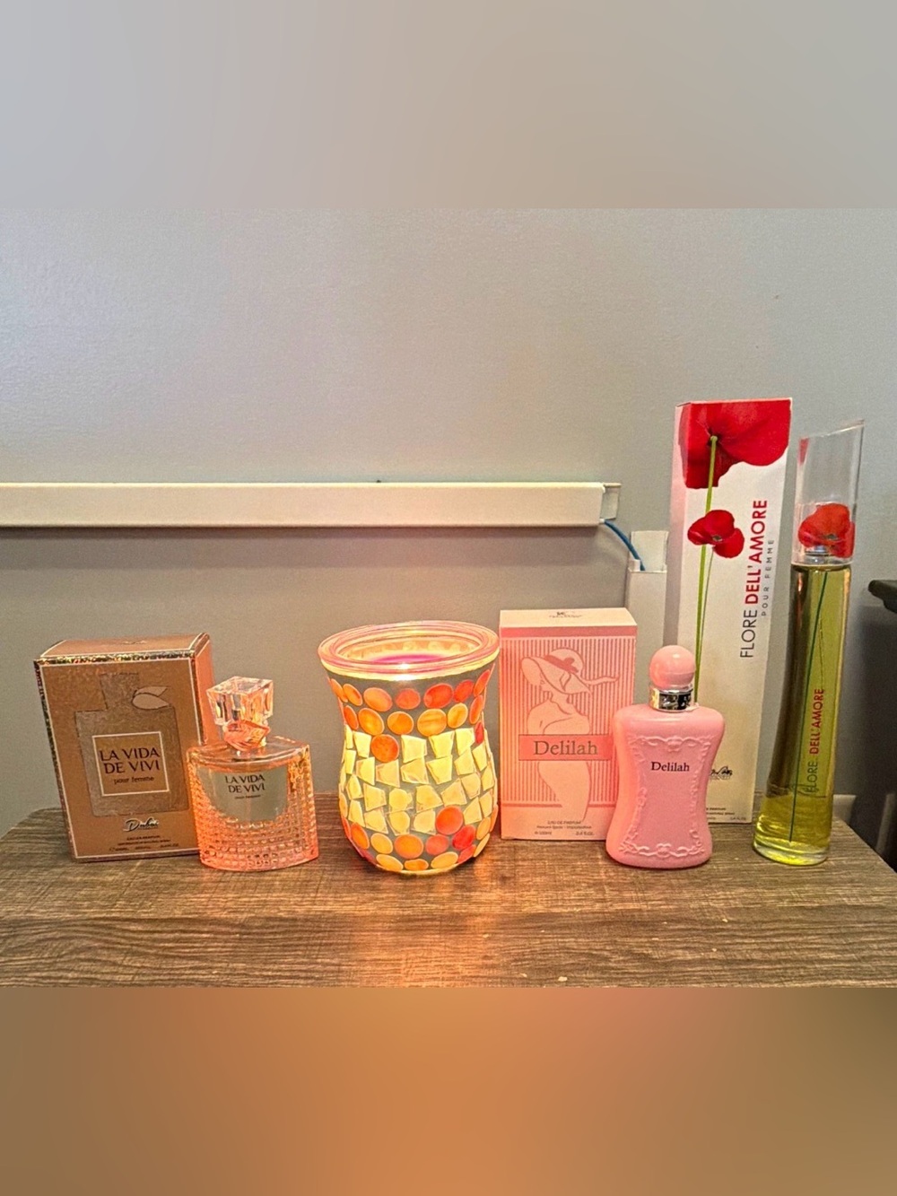 Delilah perfume Pink NWT ALL 3